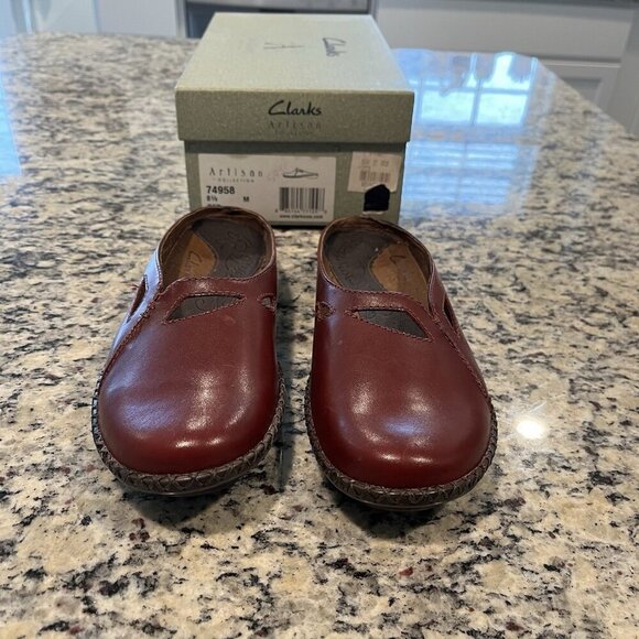 Clark’s Artisan Women’s Size 8.5 Rana Red Leather Slip On Comfort Shoes Flats - Picture 1 of 7